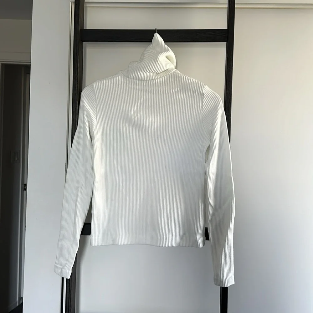 Club Monaco Meredy Turtleneck in creamy white - Picture 4 of 7